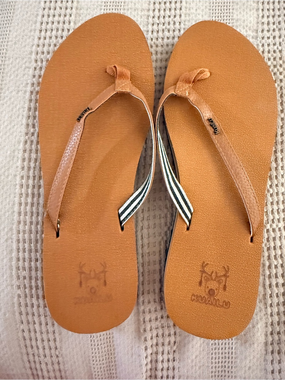 Women's Tan Thong Sandals — Casual Everyday Comfort